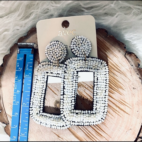 NWT Earrings  3” Tao Beaded Statement /White - Picture 5 of 10